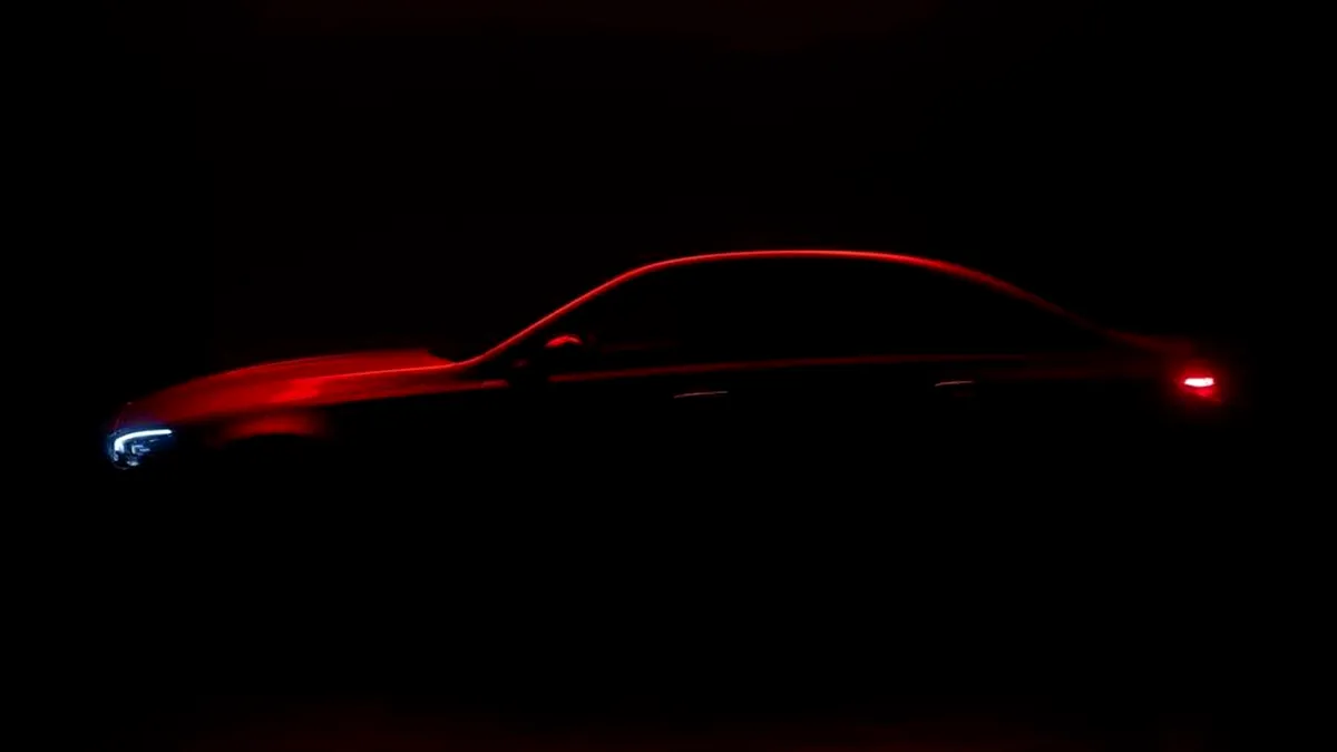 Mercedes publică o nouă imagine teaser cu AMG C63 înainte cu două zile de debutul oficial