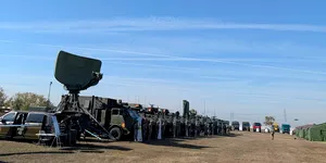 Armata cumpără o automacara și două camioane 6×6: licitație de peste 3,6 milioane de lei lansată la Focșani