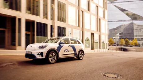 VIDEO | Un nou concept de închiriere auto: Mașina fără șofer care vine „singură” acolo unde o chemi
