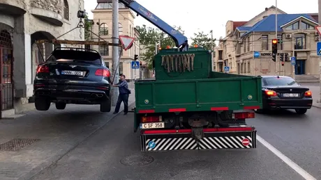 Bentley Bentayga, ridicat de autorități. Cea mai scumpă mașină ridicată vreodată?