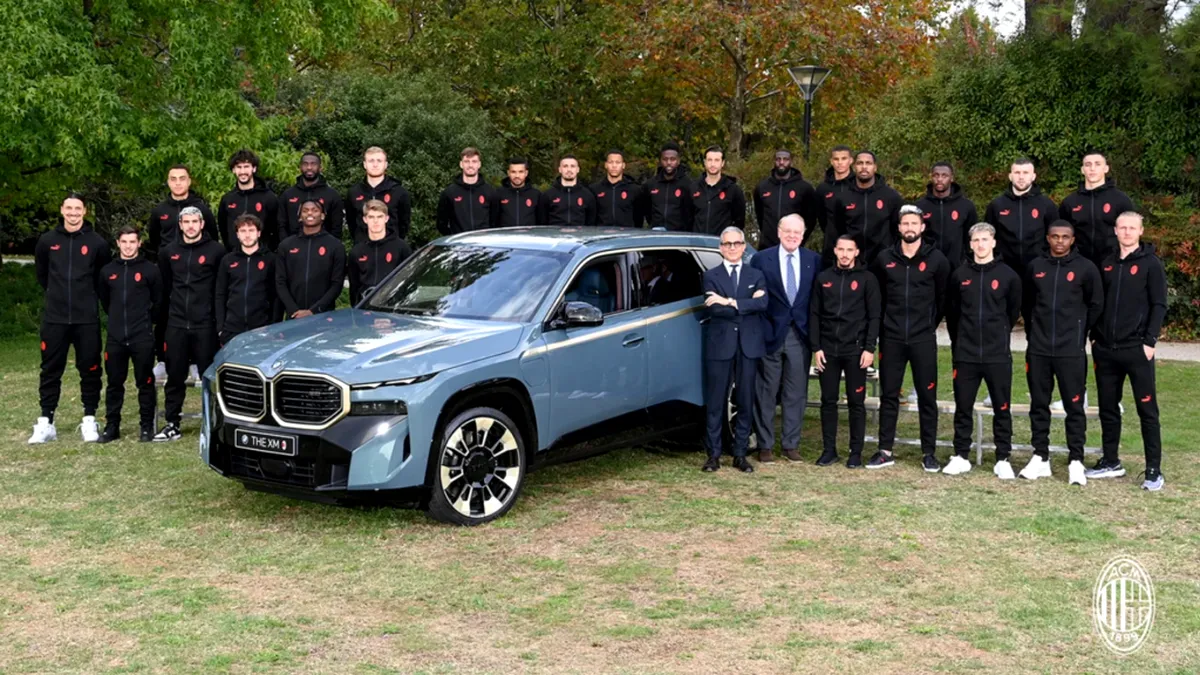 Jucătorii echipei AC Milan au primit mașini de la BMW