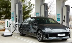 Hyundai a dezvoltat un robot care poate încărca singur mașinile electrice – VIDEO