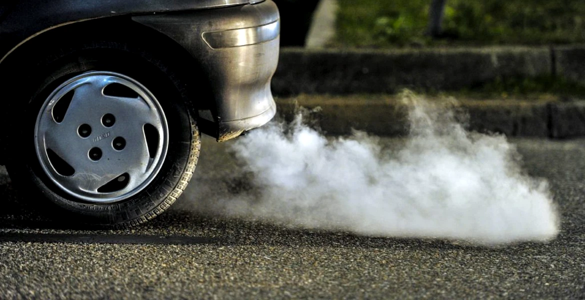 Doi mari producători auto din Franţa sunt anchetaţi pentru încălcarea normelor emisiilor
