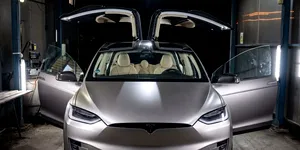 Tesla de peste 100.000 de lei căutată de autoritățile olandeze, oprită la Sighetu Marmației. Ce au descoperit polițiștii de frontieră