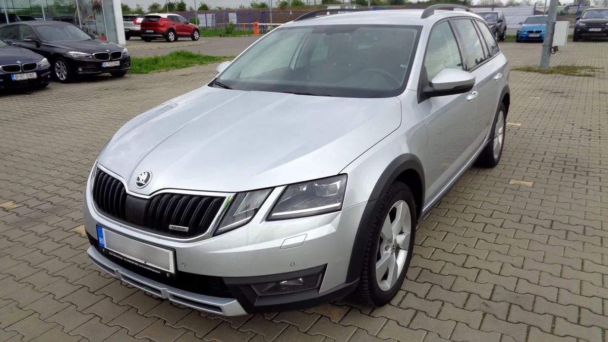 UniCredit Leasing vinde o Skoda Octavia 4X4 DSG. Ce preț are după 165.000 de km