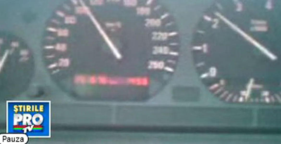 Poliţia Română cu peste 100 km/h prin localitate