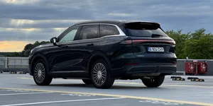 Premieră europeană la Constanța: Chery va scufunda bateria unui Tiggo 9 în apă de mare timp de 24 de ore
