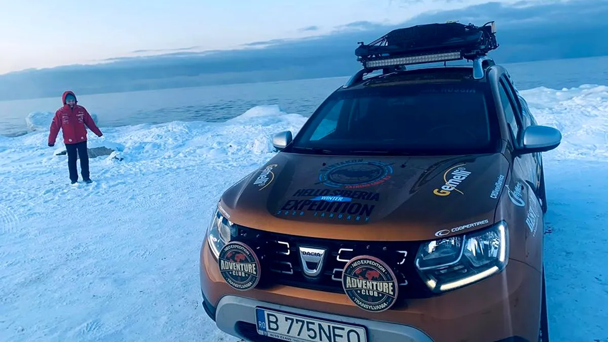 Au traversat un râu înghețat cu Dacia Duster. Aventura românilor în Siberia continuă