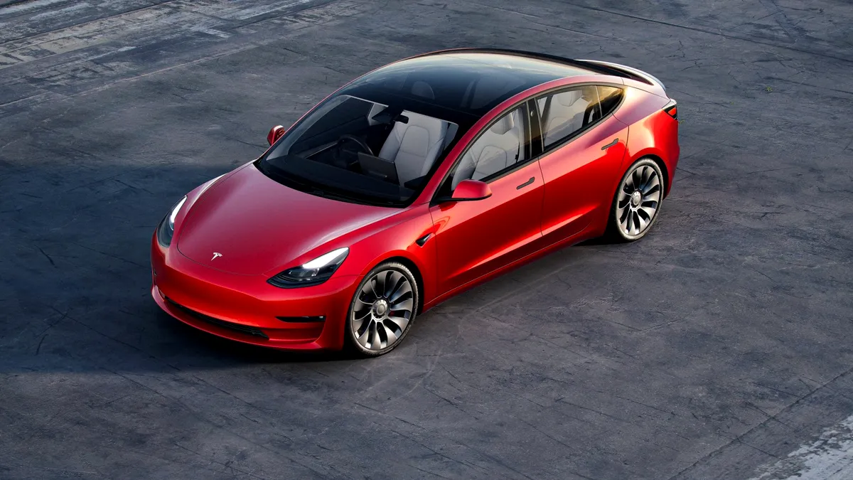 Producția Tesla Model 3 pentru Europa la fabrica din Shanghai este epuizată pentru 2022