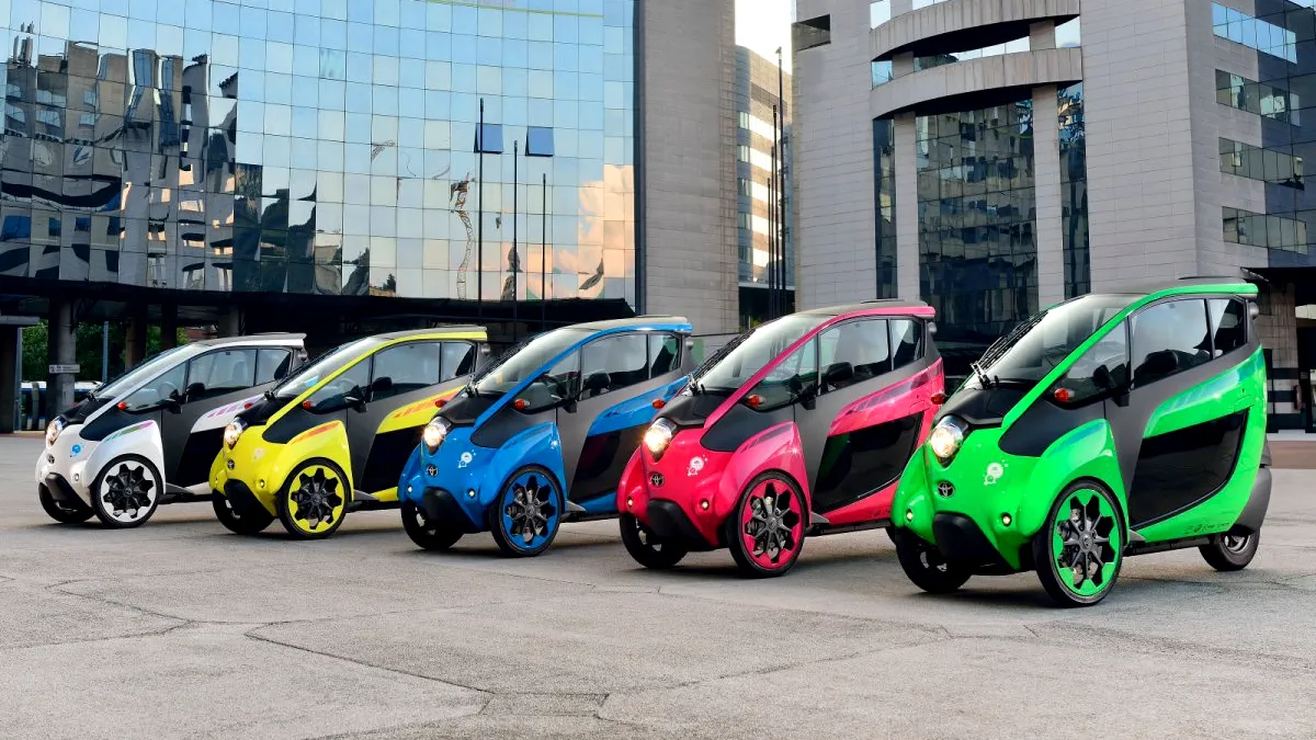 Viitorul mobilităţii urbane are un nume - Toyota I-Road Concept. GALERIE FOTO