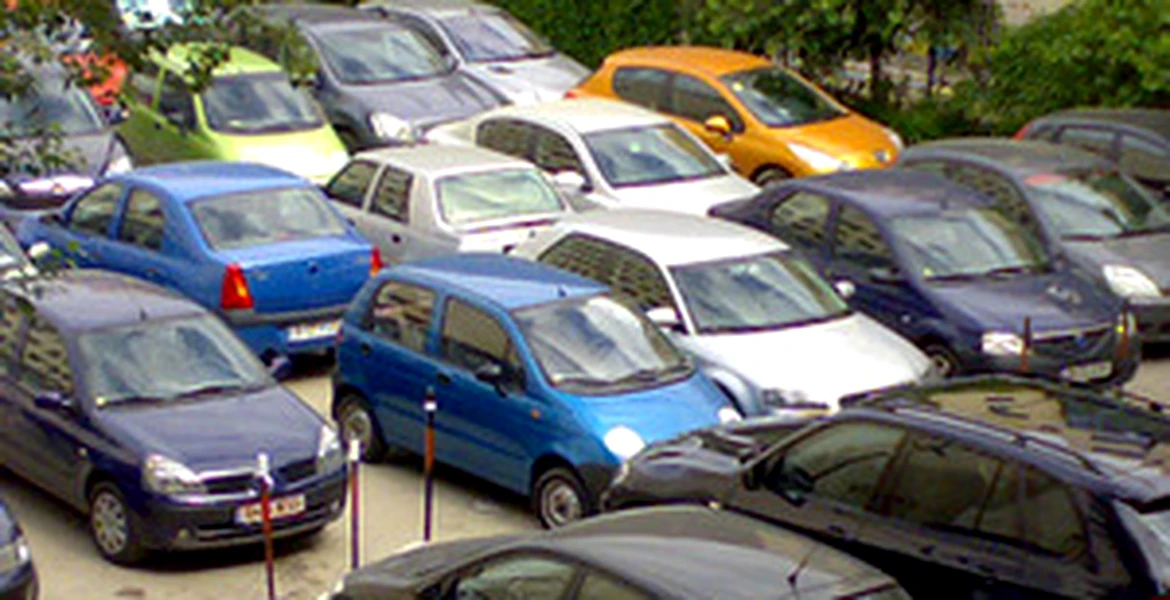Primăria vrea să ridice maşinile parcate ilegal