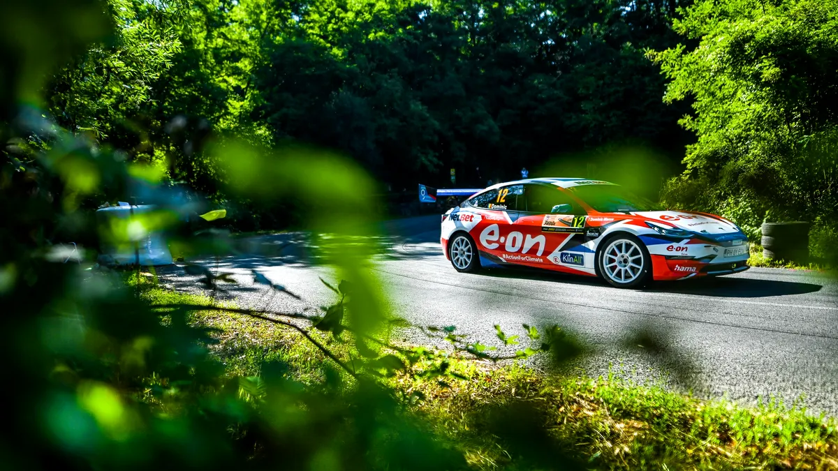 Dominic Marcu și Tesla Model 3 Performance iau startul în acest weekend la Campionatul Național de Viteză în Coastă - Trofeul Straja