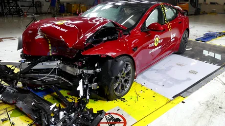 EuroNCAP: Tesla Model S și Renault Austral, punctate cu cinci stele în testele de siguranță