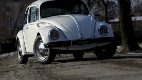 Un Volkswagen Beetle cu totul special a fost scos la licitație