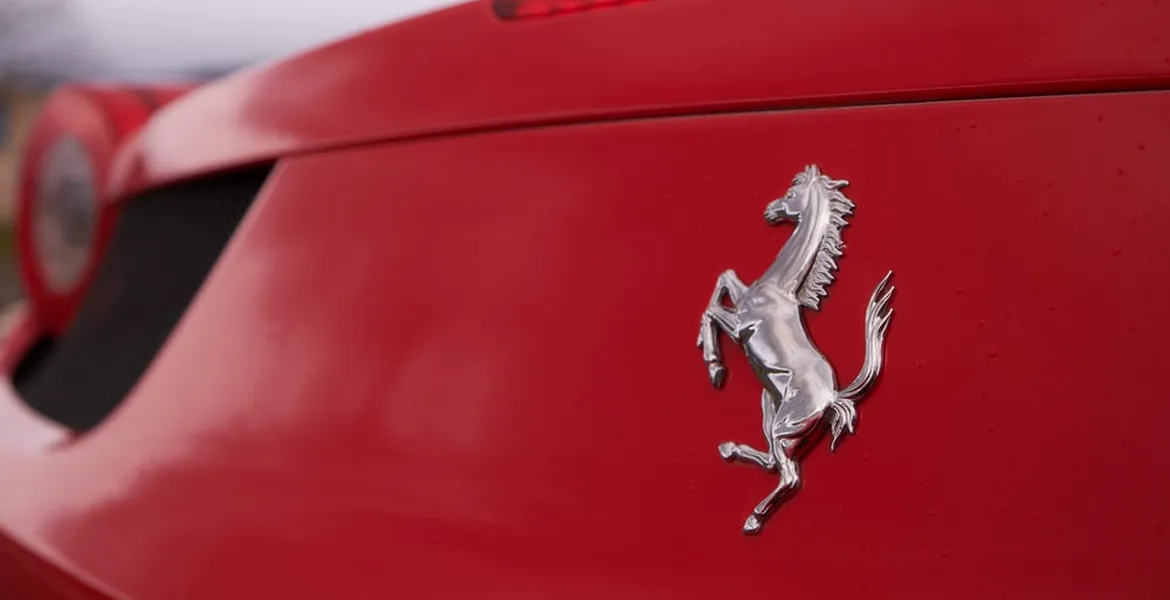 Coronavirusul provoacă panică și în industria auto. Ferrari a închis uzina de la Maranello