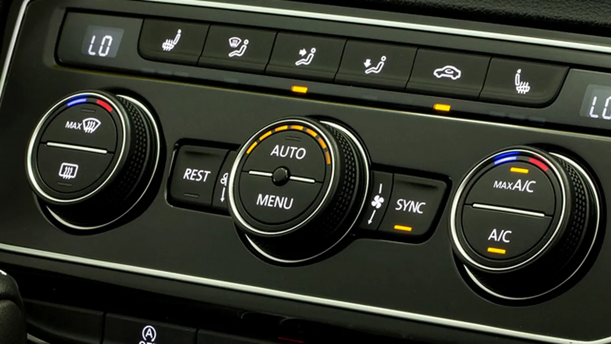 Cum se întreţine instalaţia AC a maşinii şi cât costă reîncărcarea sistemului cu freon