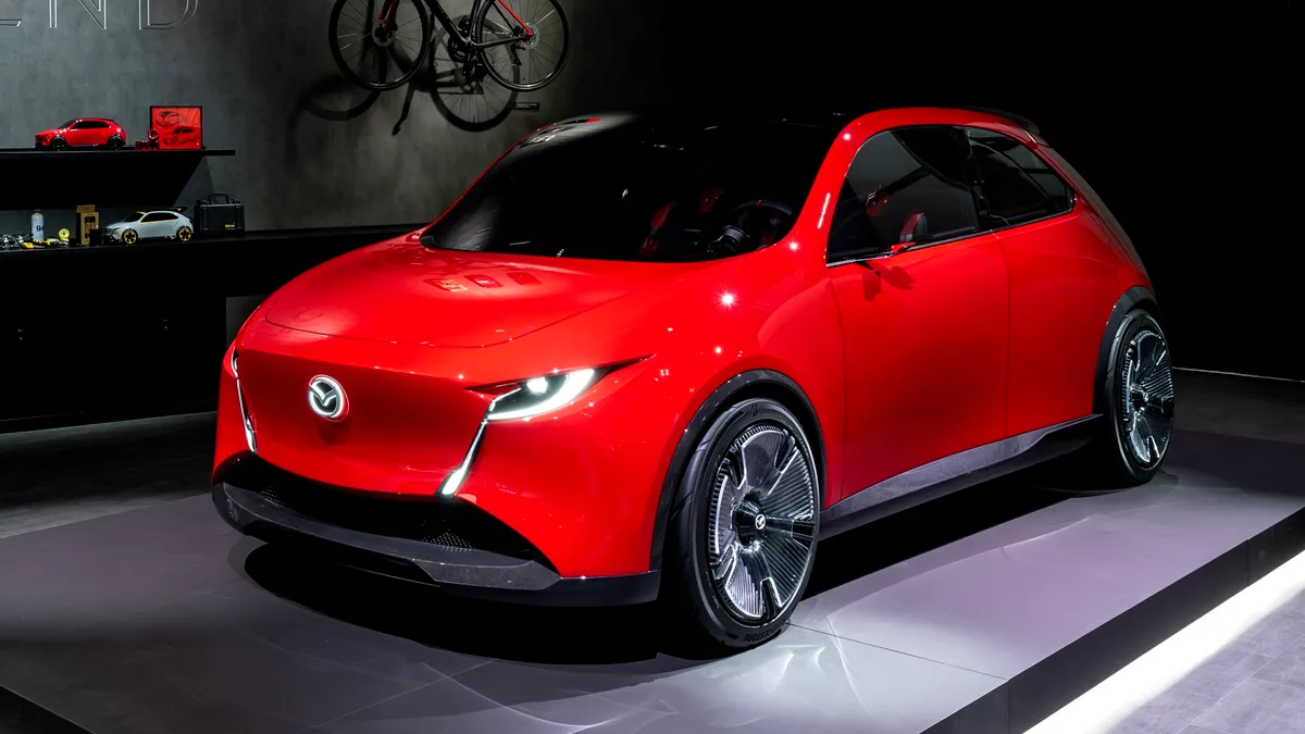 Mazda dezvăluie conceptele Vision X-Coupe și Vision X-Compact / FOTO-VIDEO