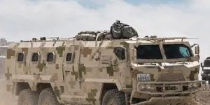 China a construit un autobuz blindat pentru operațiuni militare la altitudine mare