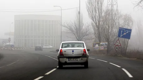 Cod galben de ceaţă în 14 judeţe. Circulaţie îngreunată pe Autostrada Bucureşti – Ploieşti şi mai multe drumuri naţionale
