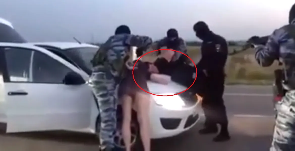Mascaţii au oprit în trafic o maşină suspectă. Ce au găsit la percheziţii – VIDEO