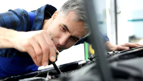 5 semne clare că lichidul de servodirecție trebuie înlocuit (P)