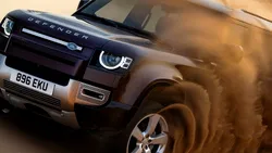 Defender 110 disponibil la Țiriac Auto, între tradiție 4×4 și confort de SUV modern