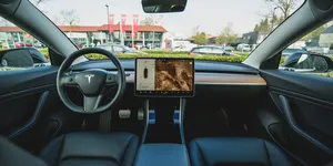 Sistemul de conducere autonomă Tesla va putea fi achiziționat doar pe bază de abonament și în Europa