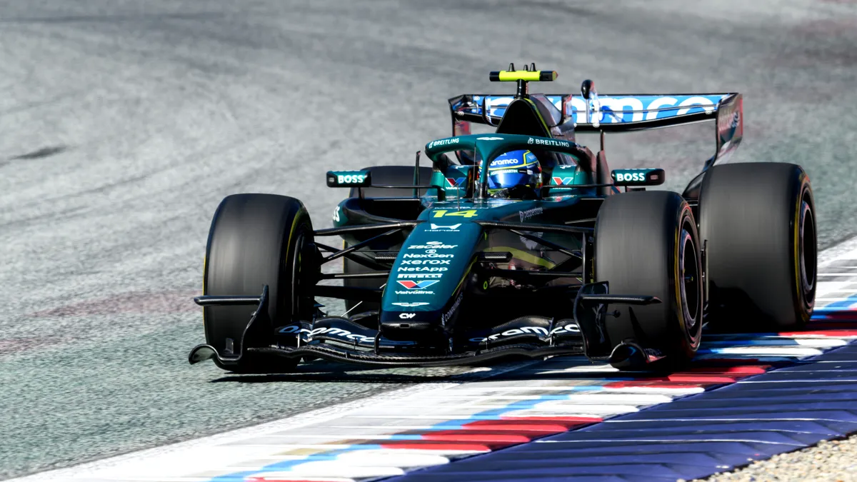 Adrian Newey recunoaște că Aston Martin ar fi trebuit să țină mai mult cont de părerea piloților săi din Formula 1