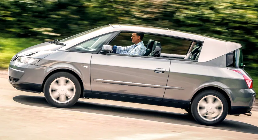 Renault Avantime este o combinație între monovolum, coupe și un grand tourer, dar care nu a avut succesul comercial dorit (Sursa foto: Renault)