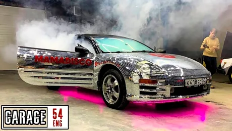 Mașina discobol - Cum arată un Mitsubishi îmbrăcat în 65.000 de oglinzi?