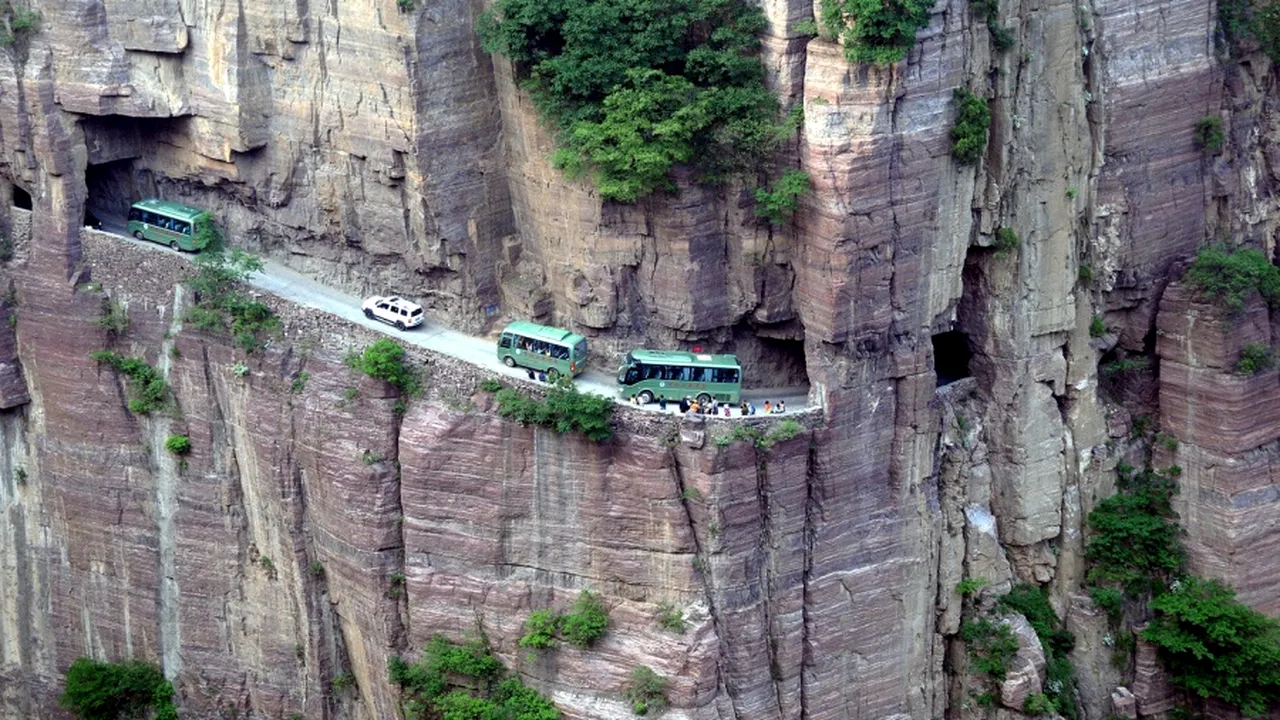 8-guoliang-tunnel-china 