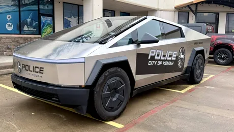 Cybertruck, folosit experimental de Poliție. Cum a fost primit de public