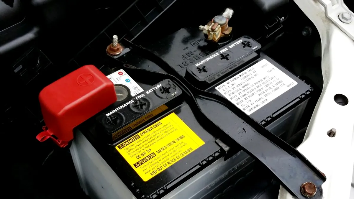 Cum protejezi bateria mașinii în timpul iernii ca să pornească la sfert