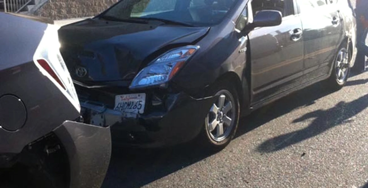Maşina autonomă Google Car implicată într-un accident şosea