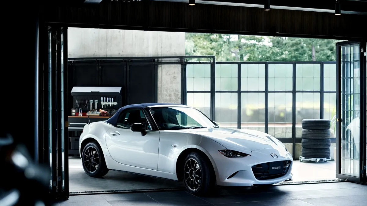 Viitoarea generație Mazda MX-5 ar putea primi un tren de rulare hibrid