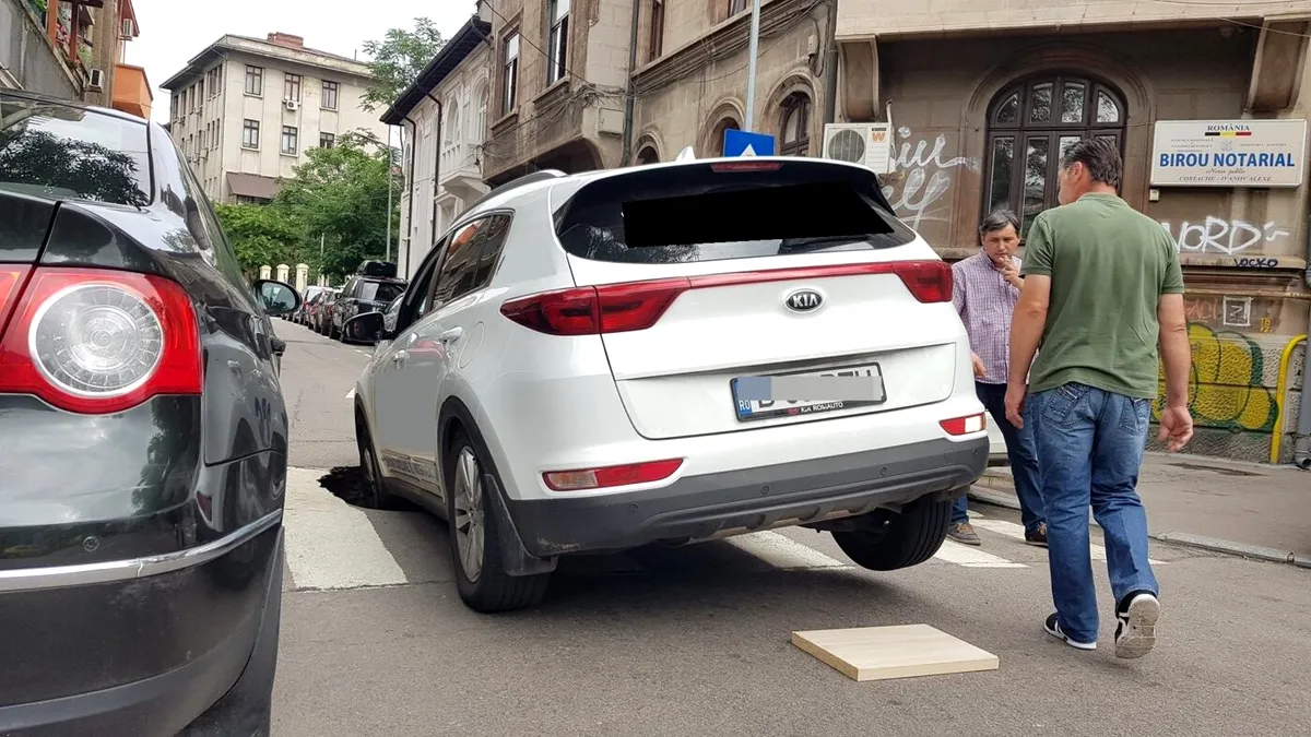 Cum să primești despăgubiri când dai într-o groapă. Explicația oferită de avocatul biciclistului care a obținut 100.000 euro de la PMB