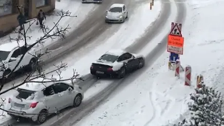 Porsche 911 Turbo se lasă greu lipit de şosea. Tracţiunea integrală e degeaba - VIDEO