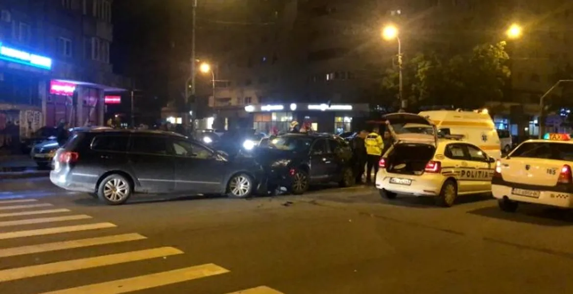 Reacţia violentă a unei femei după ce a descoperit că soţul ei a făcut accident cu amanta în maşină. Poliţiştii nu au reuşit să o calmeze – VIDEO