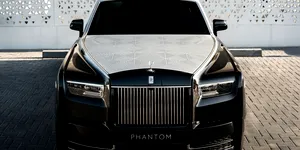 Rolls-Royce Phantom Arabesque: primul model cu capotă gravată cu laser, dezvoltată în 5 ani