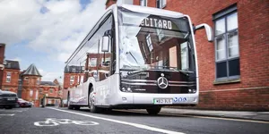 Daimler câștigă licitația STB: Bucureștiul primește 30 de autobuze articulate hibrid