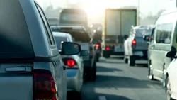 2025: Cum funcționează „regula fermoarului”. Ești obligat să permiți intrarea celui din dreapta?