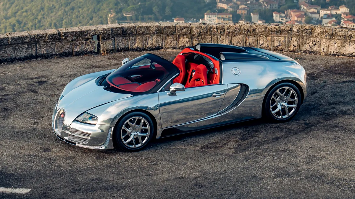 Bugatti a restaurat un Veyron Grand Sport Vitesse unicat, cu o caroserie din aluminiu cu finisaj oglindă