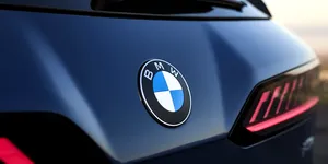BMW ar derula un program de plecări voluntare. Printre cei mai vechi angajați ar primi 650.000 de euro dacă aleg să părăsească postul