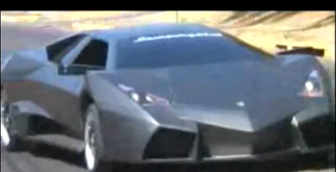 Aproape Lamborghini Reventon