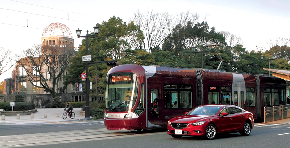 Mazda prezintă o nouă tehnologie de siguranţă în trafic