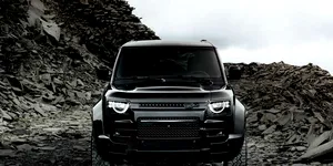Ediție specială pentru noul Land Rover Defender OCTA. Îl poți avea în orice culoare, atât timp cât este negru