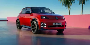 <span class='prepend'>Foto |</span> Gama Renault 5 E-Tech beneficiază de actualizări stilistice și baterie LFP, pentru mai multă autonomie electrică
