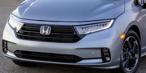 Acest model Honda a băgat 25 de oameni în spital după ce a confundat gropile cu accidente și a declanșat airbag-urile