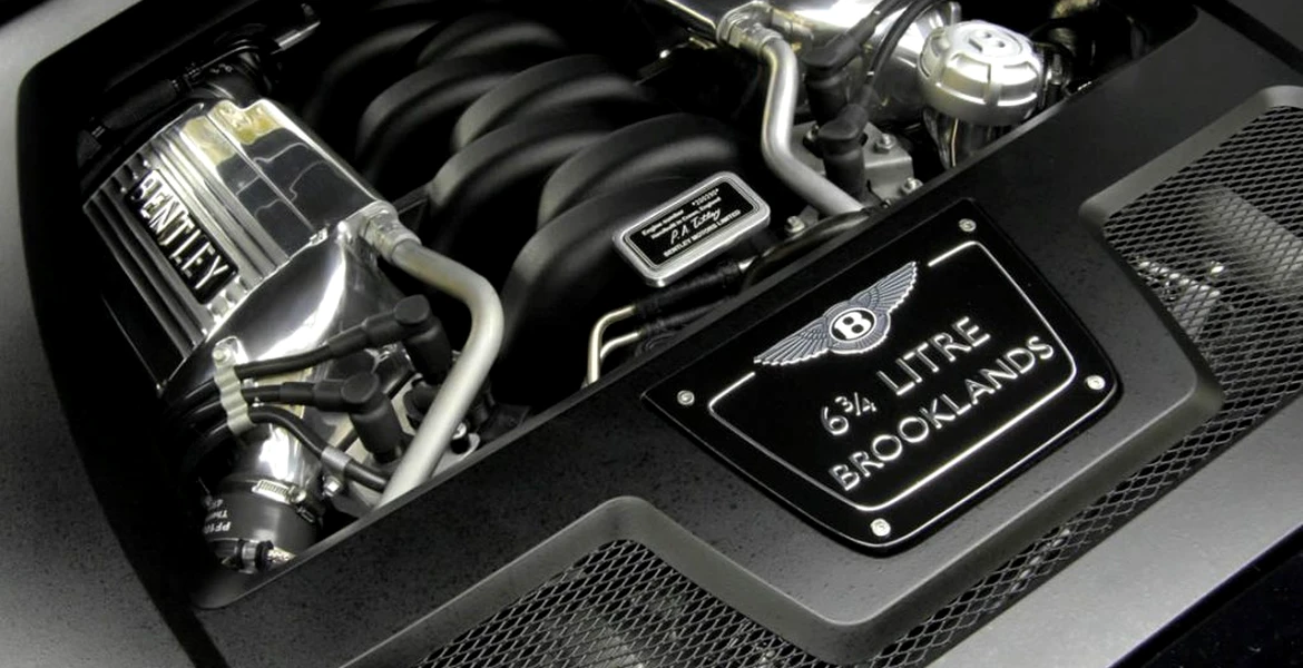 Bentley ajunge cu V8-ul la 50 de ani