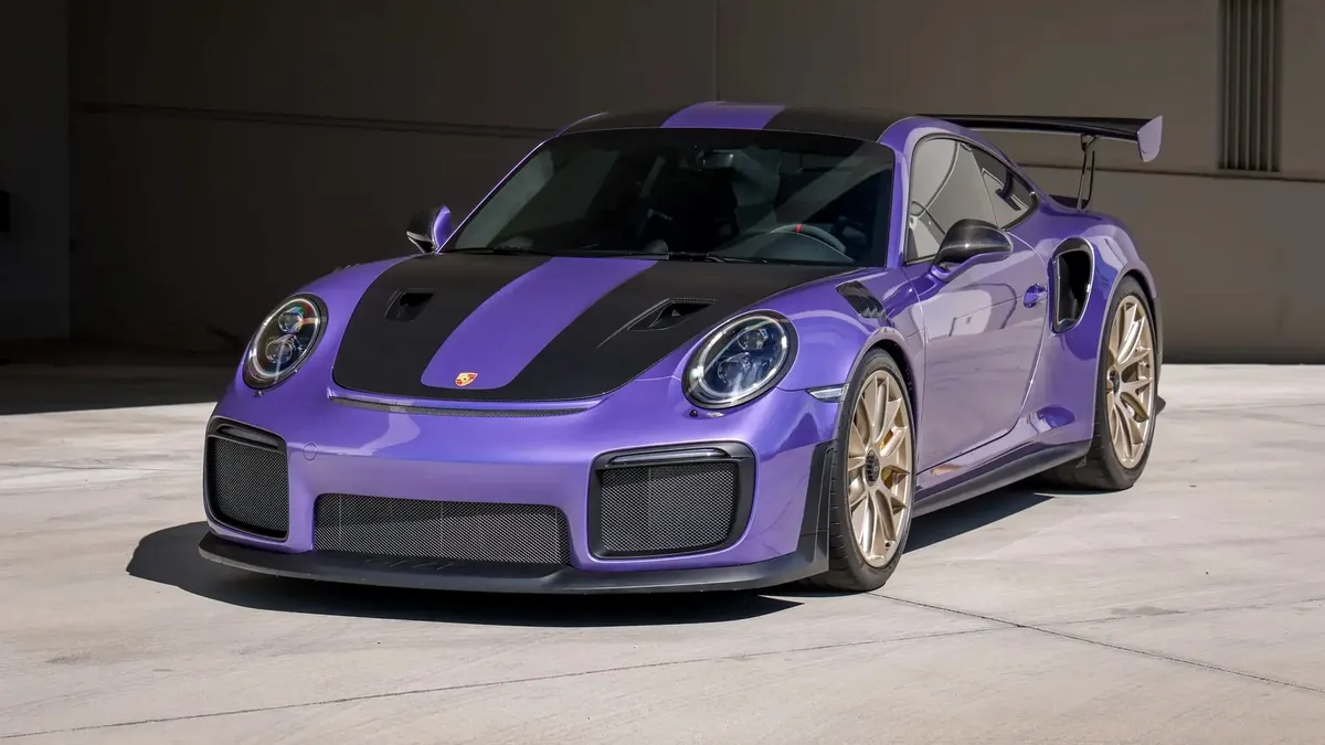 Un Porsche 911 GT2 RS vechi de 8 ani s-a vândut cu un milion de dolari. Atuurile care i-au ridicat prețul la șapte cifre